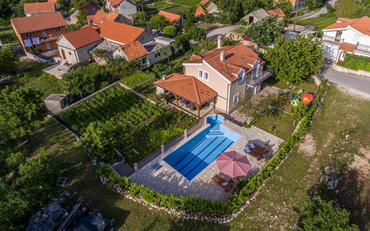 Holiday Home Memories And Joy Imotski Exteriör bild